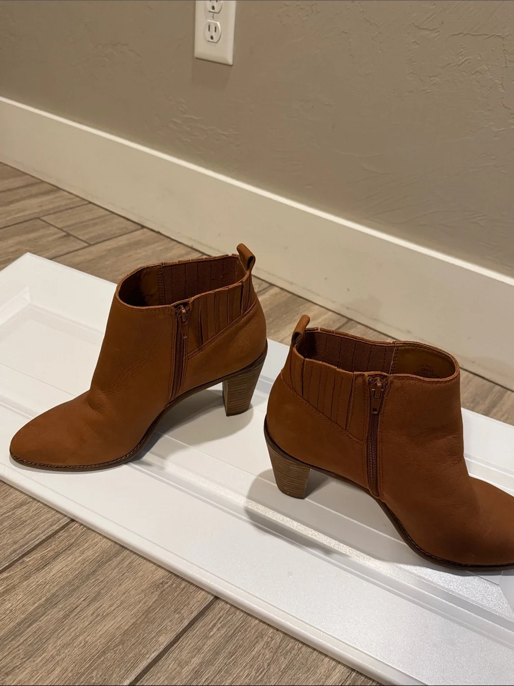 Lucky Brand Women's Tan Ankle Booties - Stylish Everyday Heels